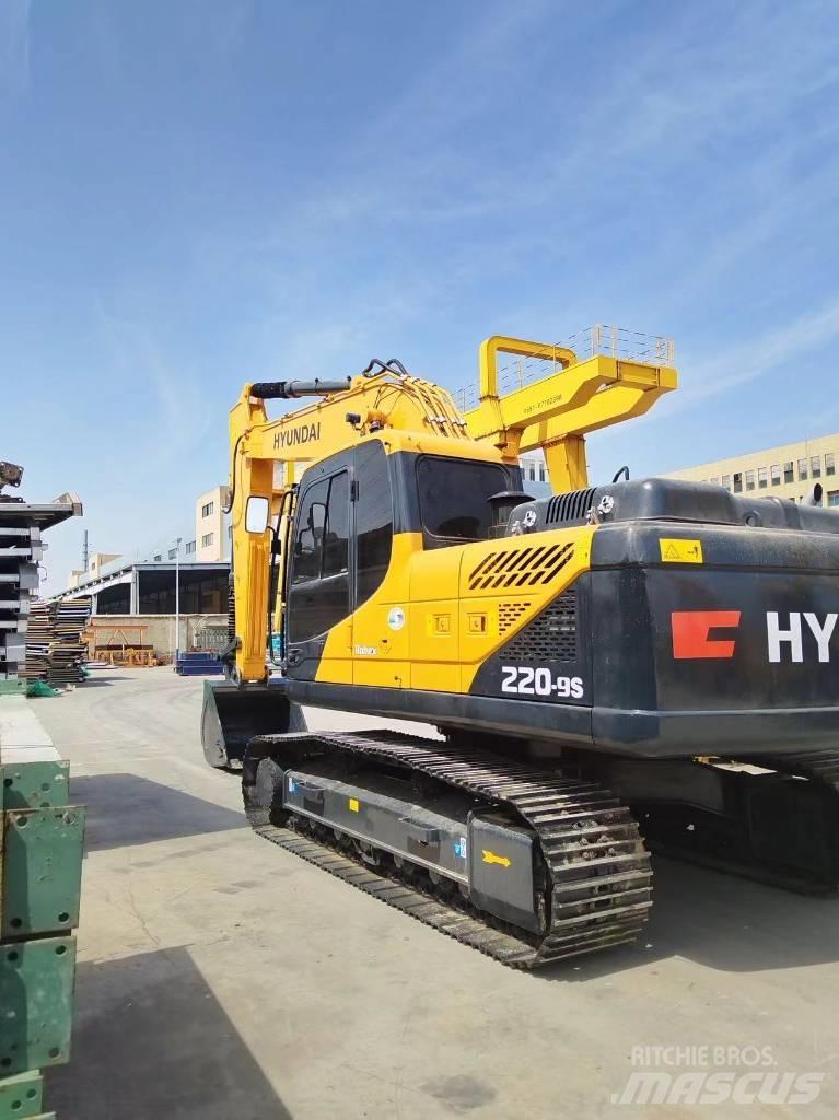 Hyundai R220LC-9S Pásová rýpadla