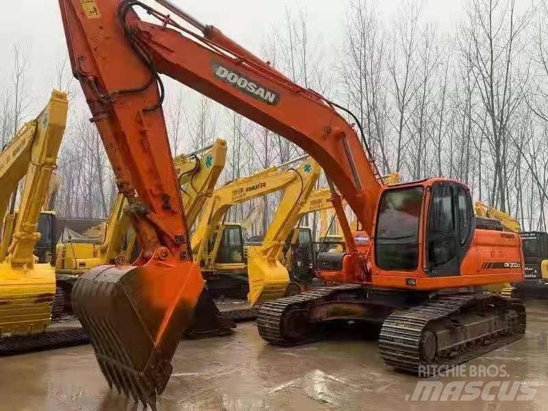 Doosan DX300LC Pásová rýpadla