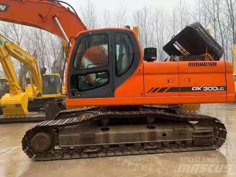 Doosan DX300LC Pásová rýpadla