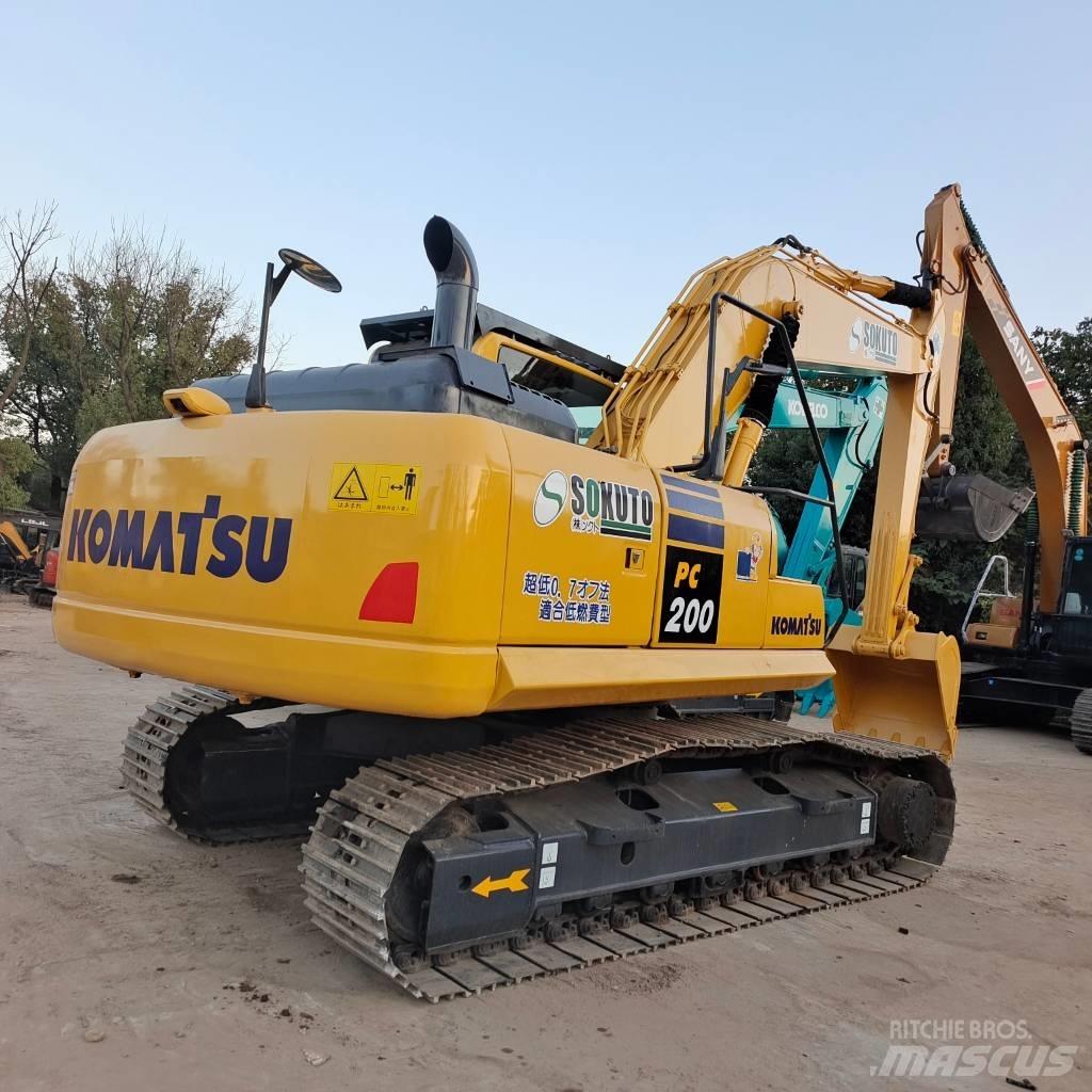 Komatsu PC 200-8 Pásová rýpadla