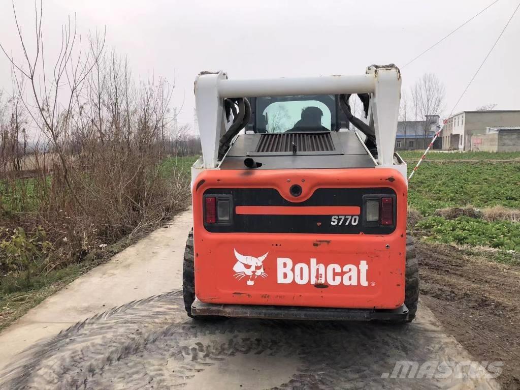 Bobcat T 770 Smykem řízené nakladače
