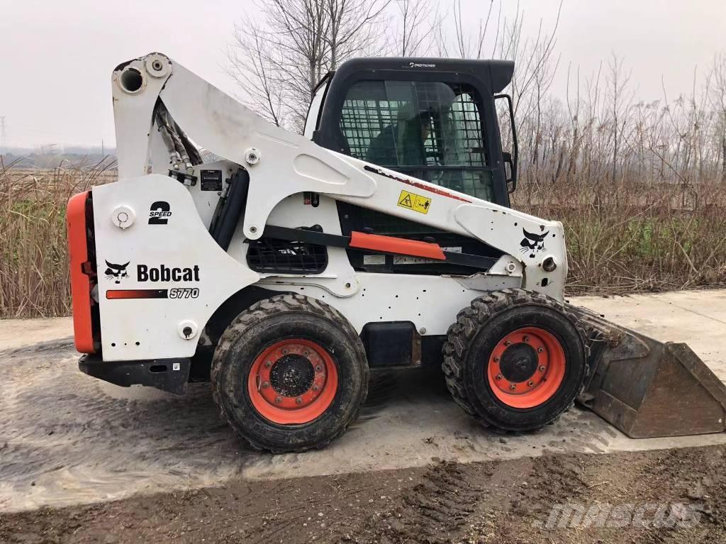 Bobcat T 770 Smykem řízené nakladače