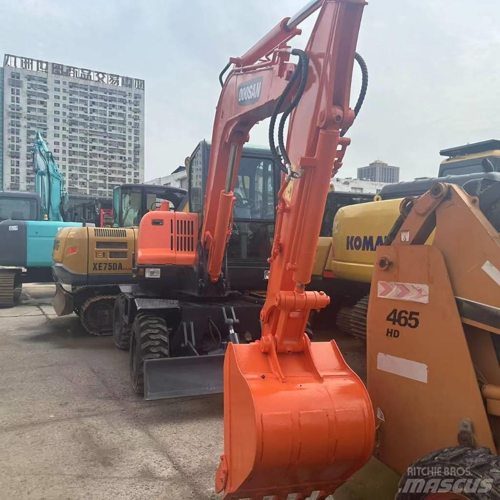 Doosan DX60W Kolová rýpadla