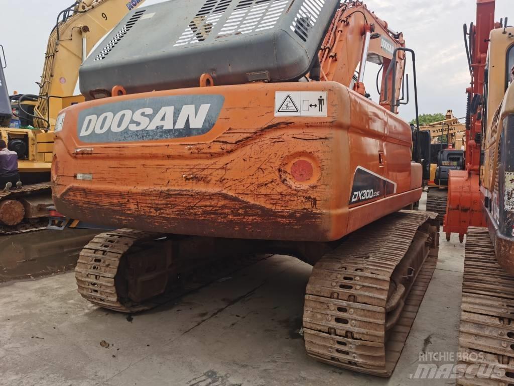 Doosan DX 300 LC Pásová rýpadla