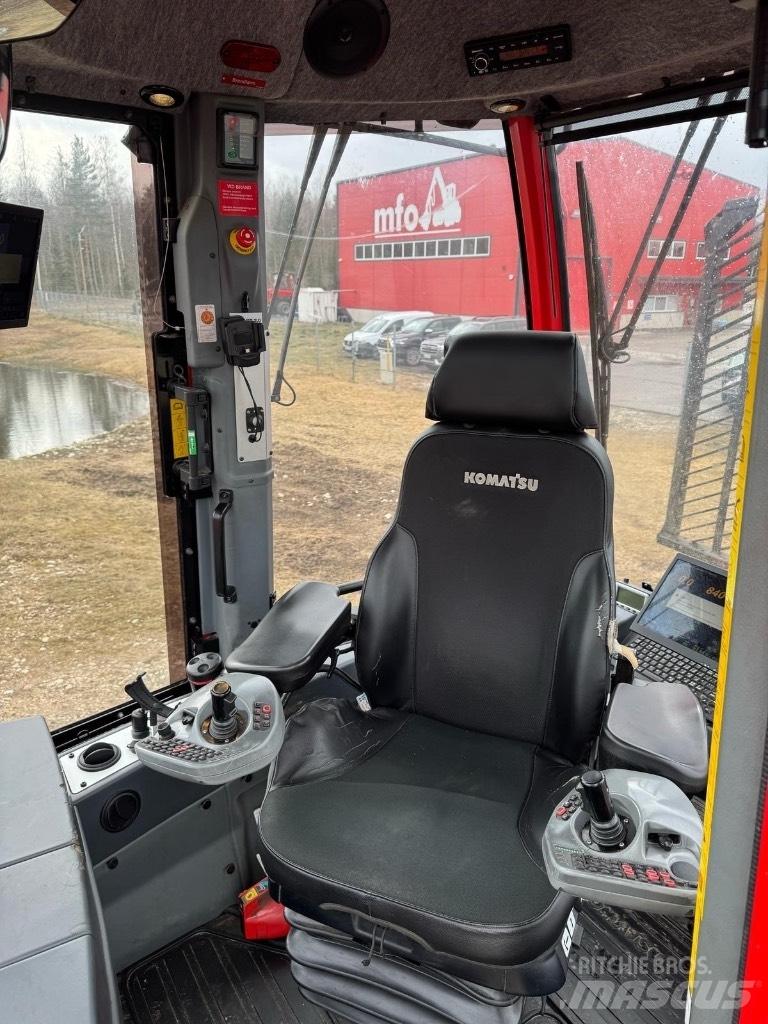 Komatsu 855 Vyvážecí traktory