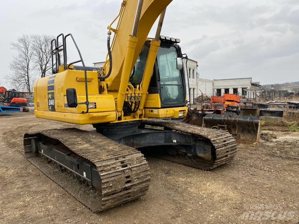 Komatsu PC240LC-10 Rýpadla s dlouhým dosahem