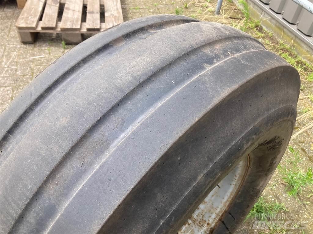 BKT 11.00-16 Pneumatiky, kola a ráfky