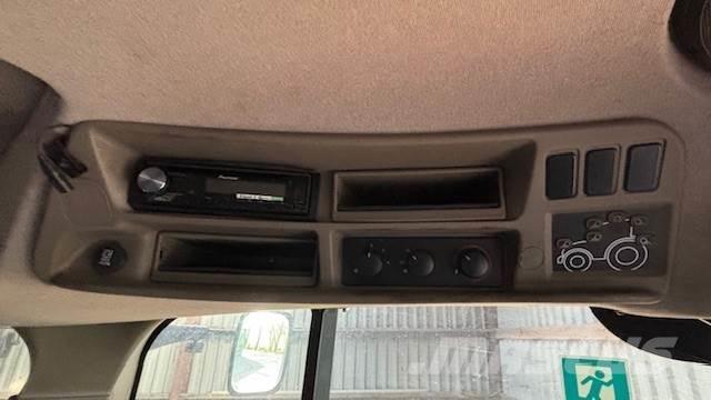 CASE Puma 165 Traktory