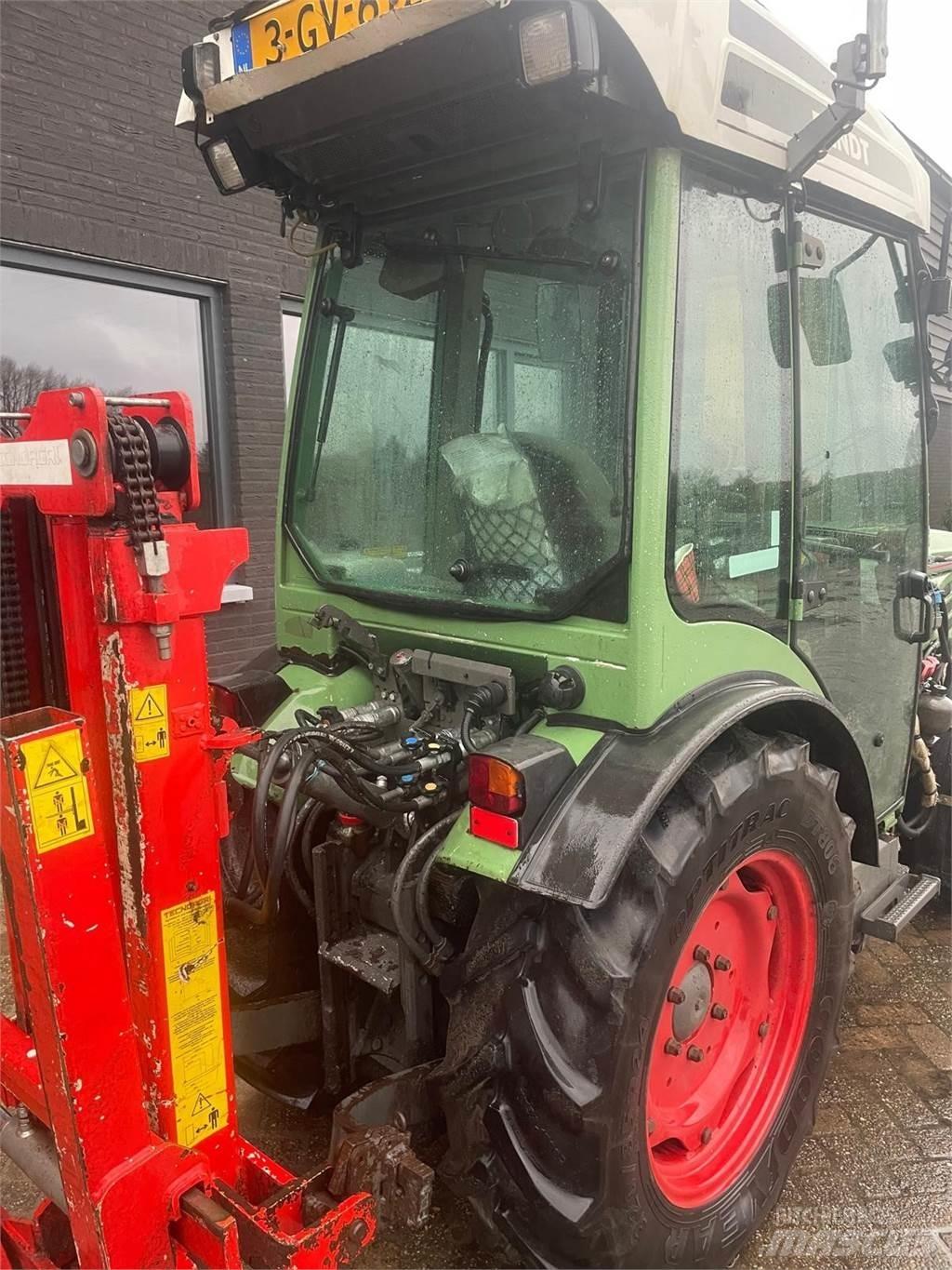 Fendt 208V Traktory