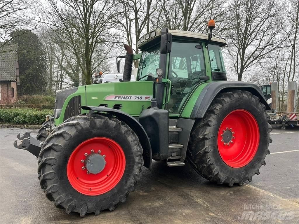 Fendt 718 COM3 Traktory