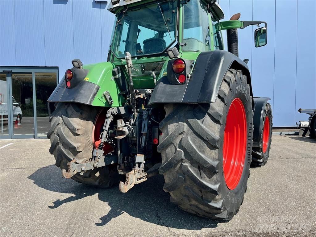 Fendt 718 COM3 Traktory