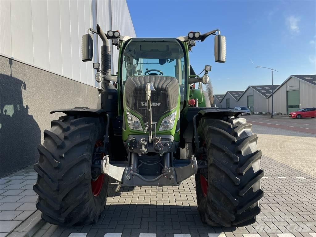 Fendt 724 S4 Traktory