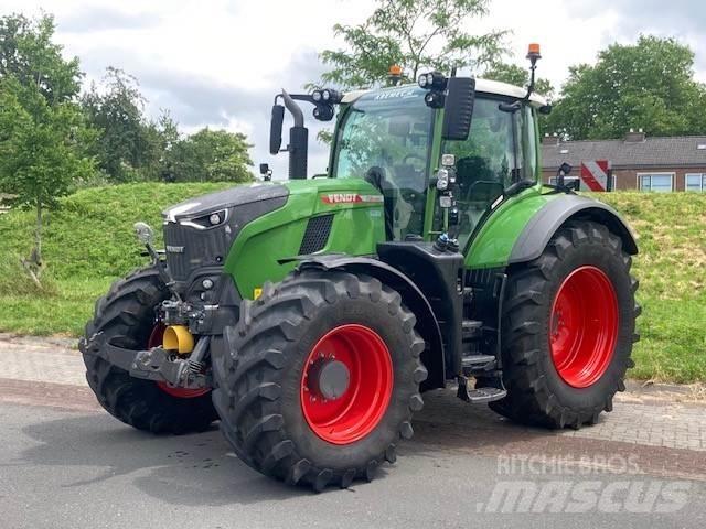 Fendt 728 Profi+ Traktory