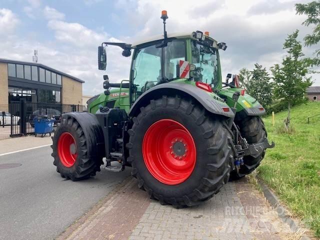 Fendt 728 Profi+ Traktory