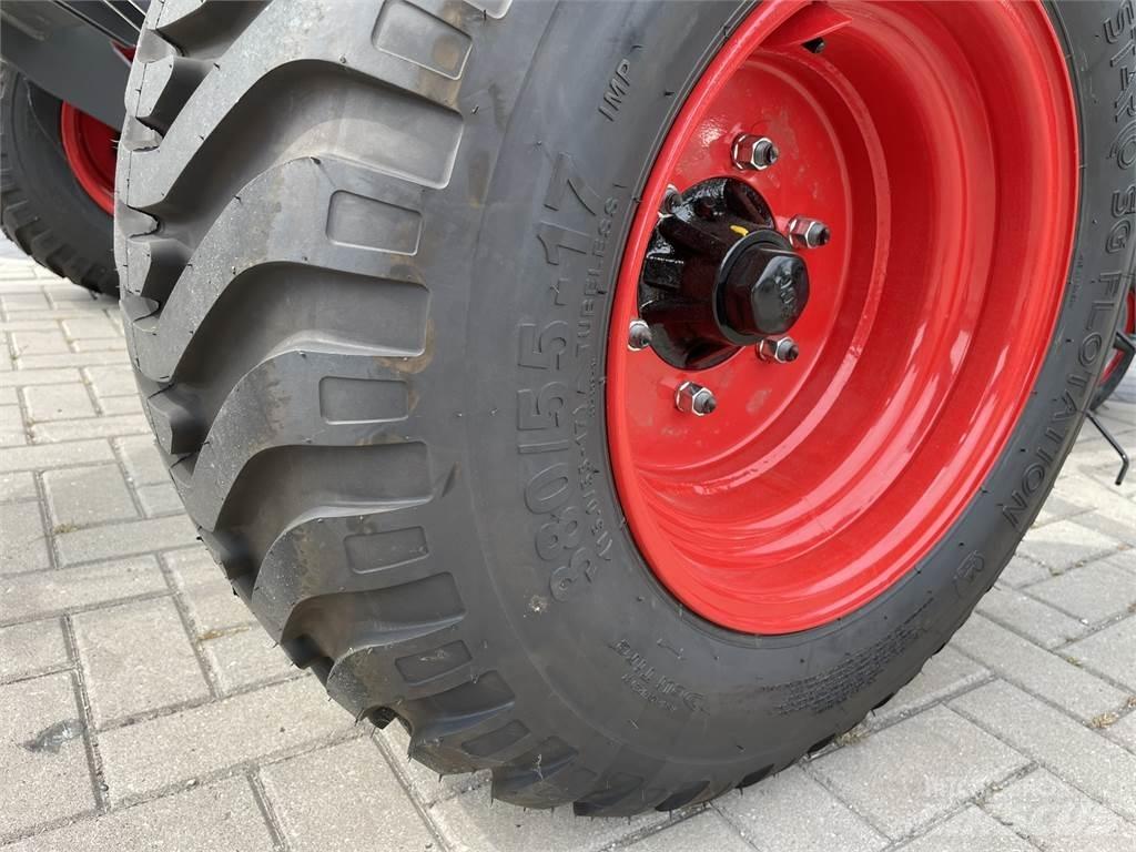 Fendt Lotus 1250 Obraceče a shrabovače sena
