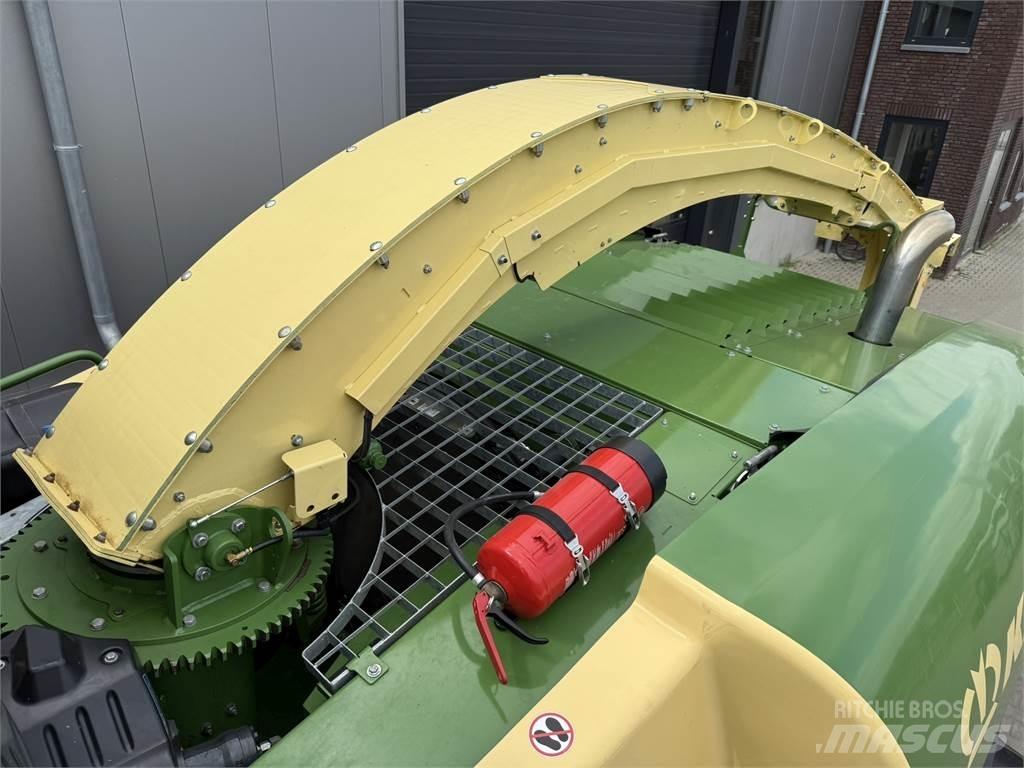 Krone BigX 630 Drtiče a řezače balíků