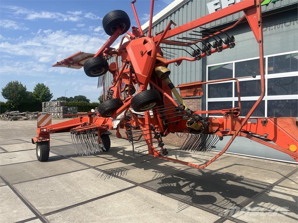 Kuhn 7302 DL Obraceče a shrabovače sena