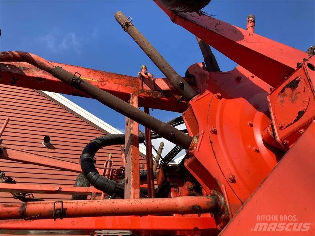 Kuhn GA 8521 hark Obraceče a shrabovače sena