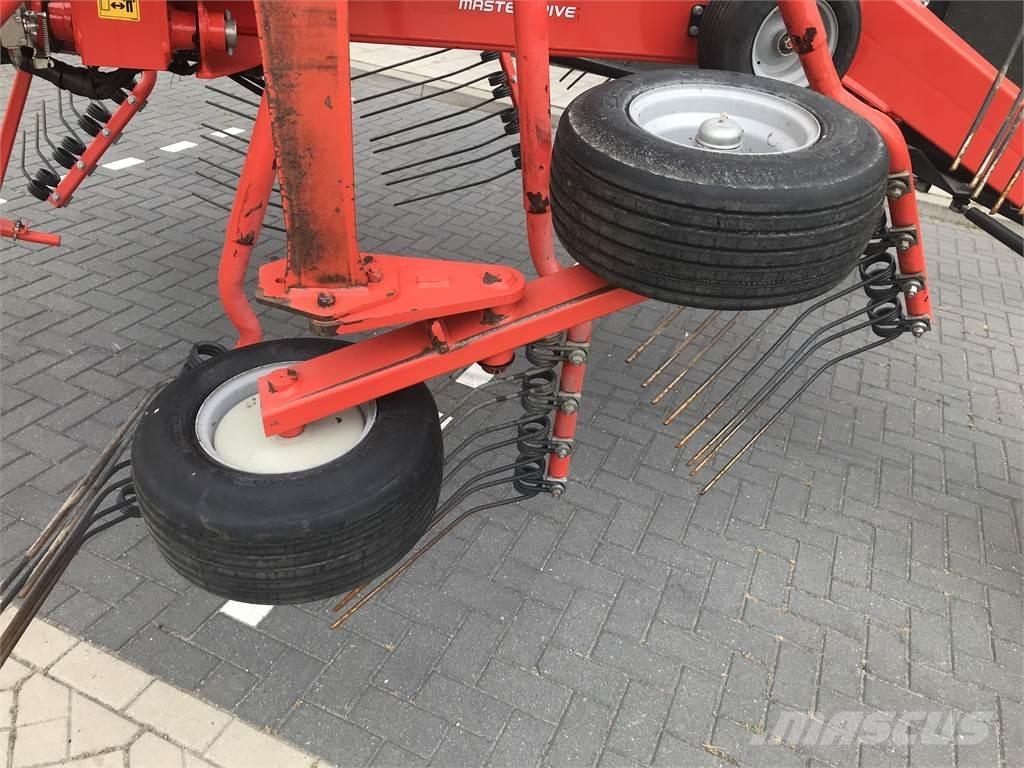Kuhn GA 8731 hark Obraceče a shrabovače sena