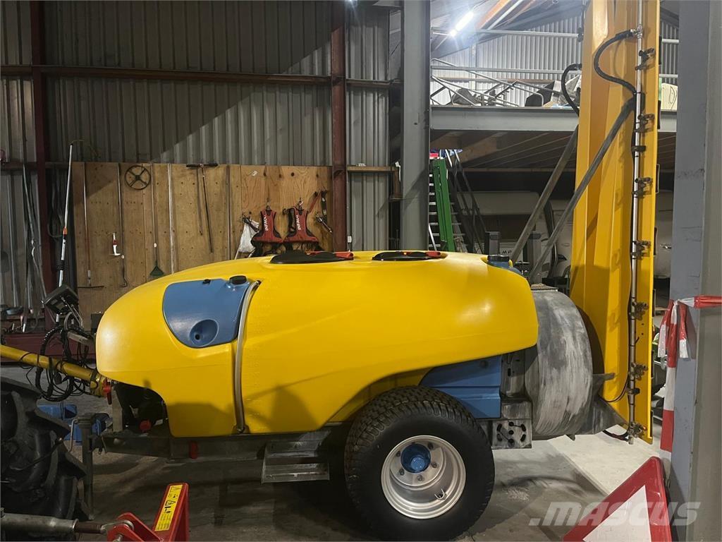  KWH Mistral 1500 Tažené postřikovače