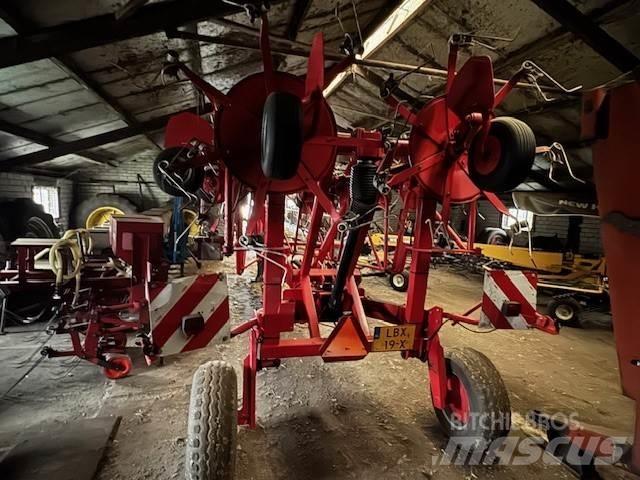 Lely Lotus 1020 Obraceče a shrabovače sena