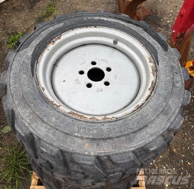  Set BKT 27x8.50-15 Pneumatiky, kola a ráfky