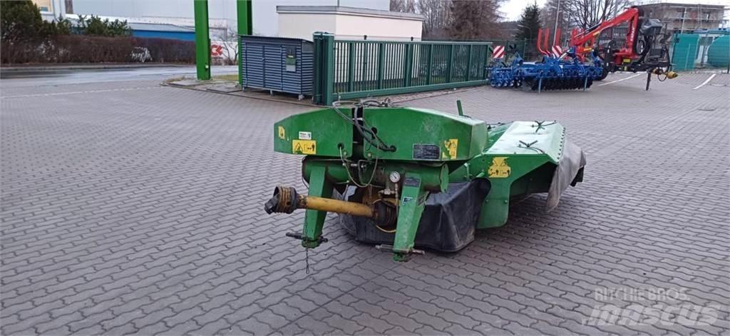 John Deere 328 Žací stroje