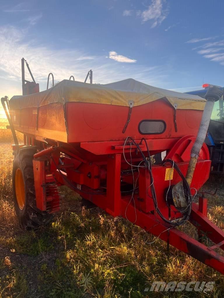 Överum 4012 Rozmetadlo minerálních hnojiv