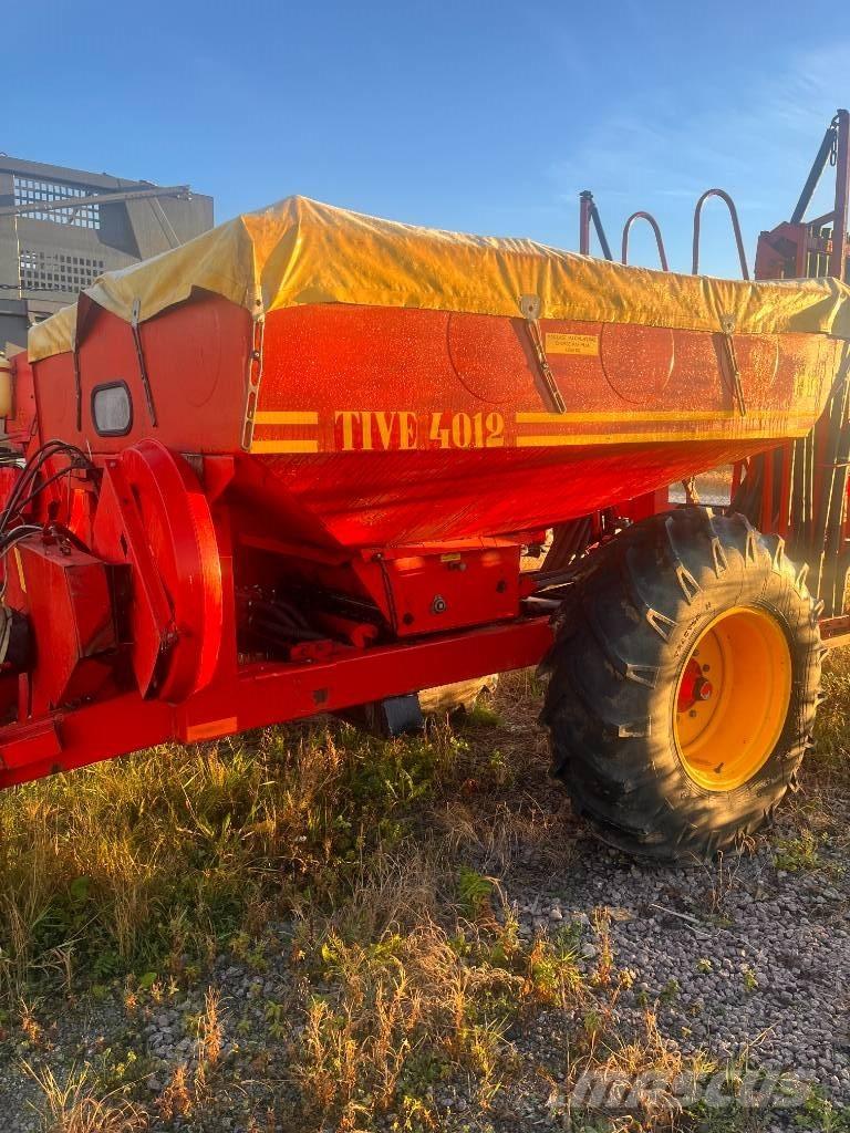 Överum 4012 Rozmetadlo minerálních hnojiv