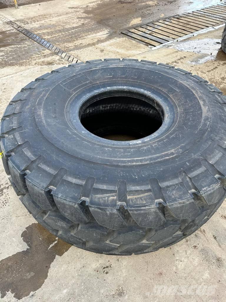 Bridgestone 26.5R25 Pneumatiky, kola a ráfky