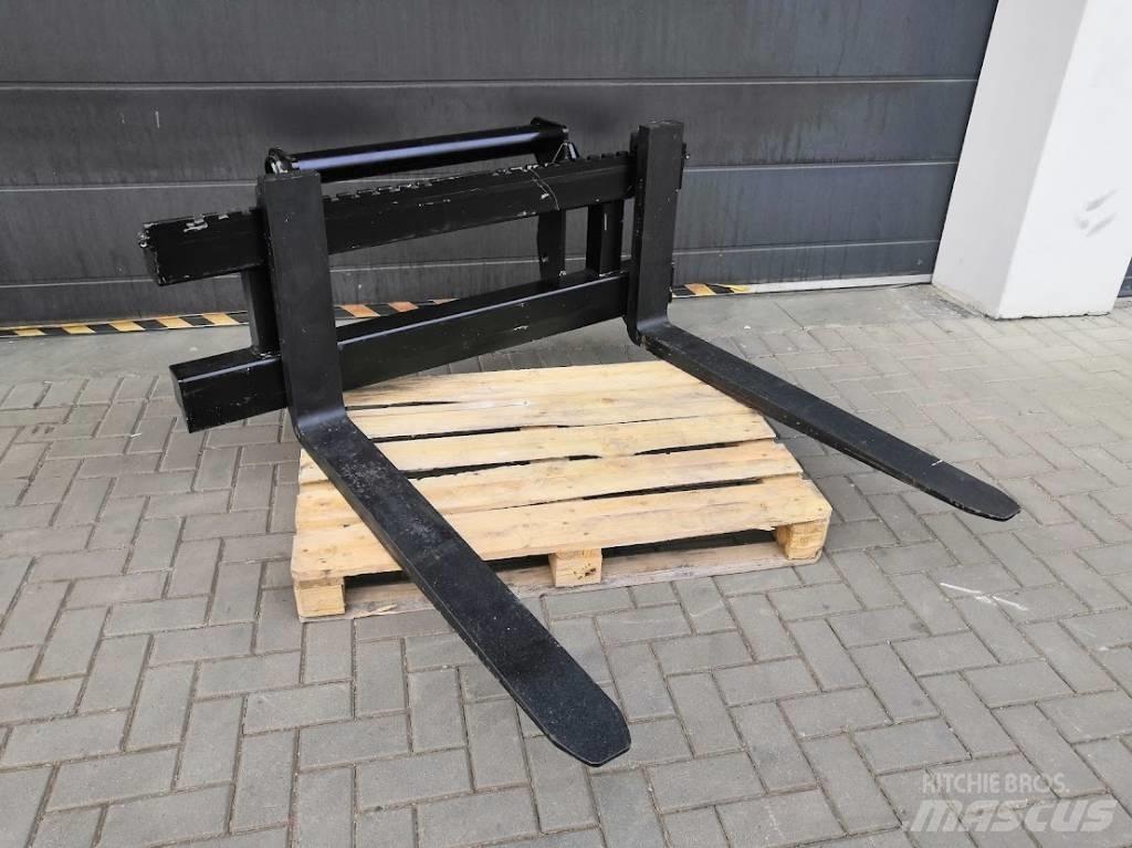  Pallet forks Euro Další příslušenství k traktorům