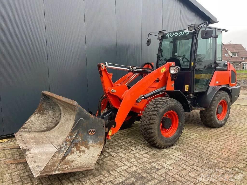 Kubota R065 Kolové nakladače
