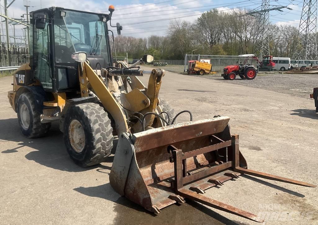 CAT 907 H Kolové nakladače