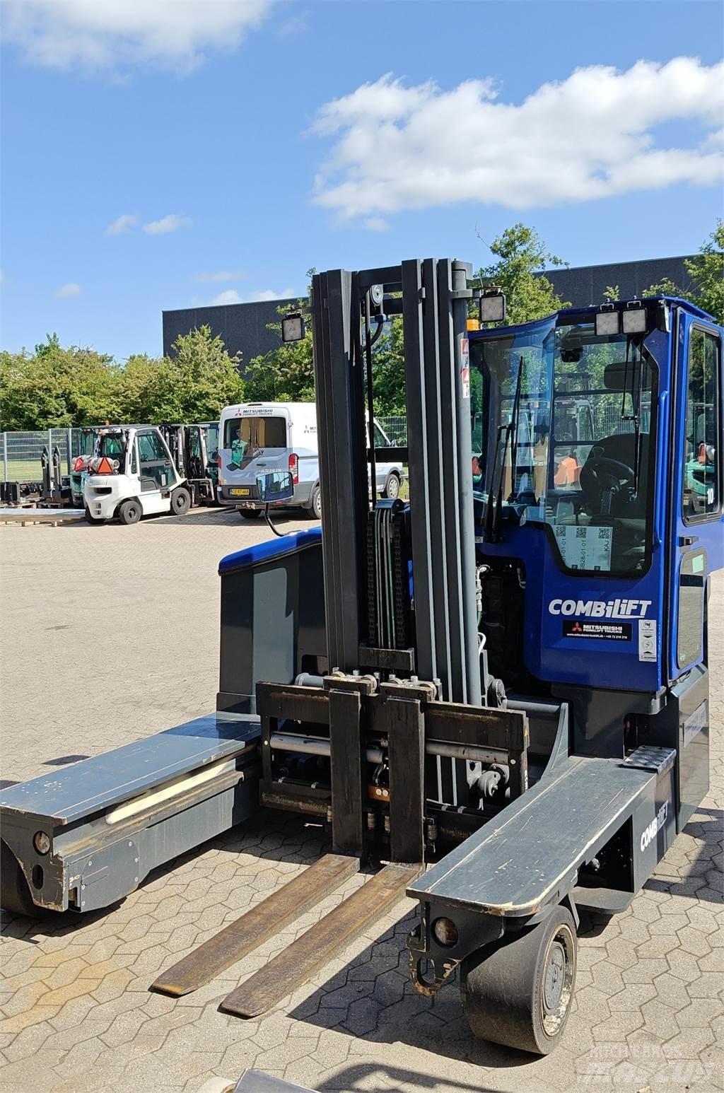 Combilift C4500E 4 cestní vysokozdvižné vozíky