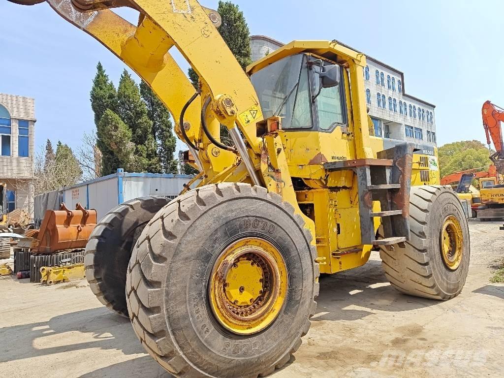 Komatsu WA 500-3 Kolové nakladače