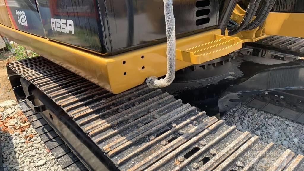 CAT 320 Pásová rýpadla
