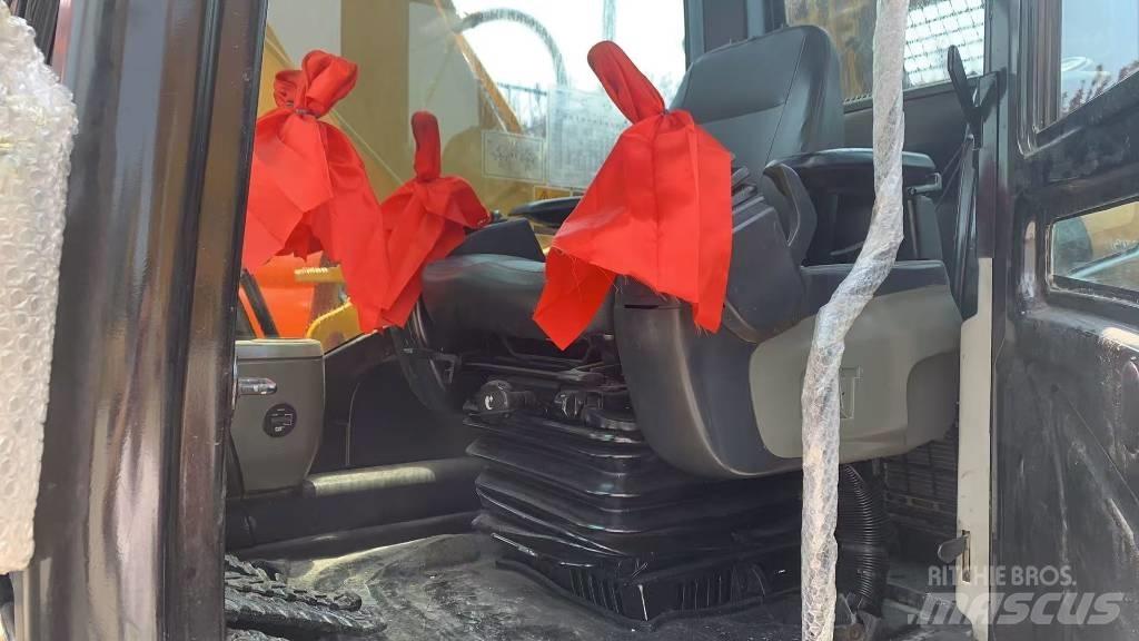 CAT 320 Pásová rýpadla