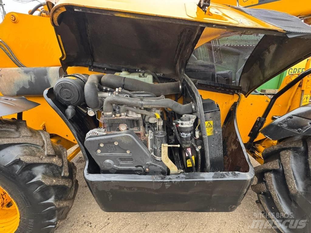 JCB 535-125 Teleskopické manipulátory
