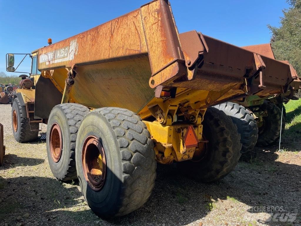 Volvo A25C Kloubové dempry