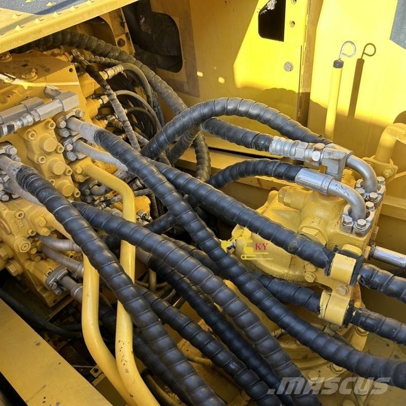 Komatsu PC 200-8 Pásová rýpadla