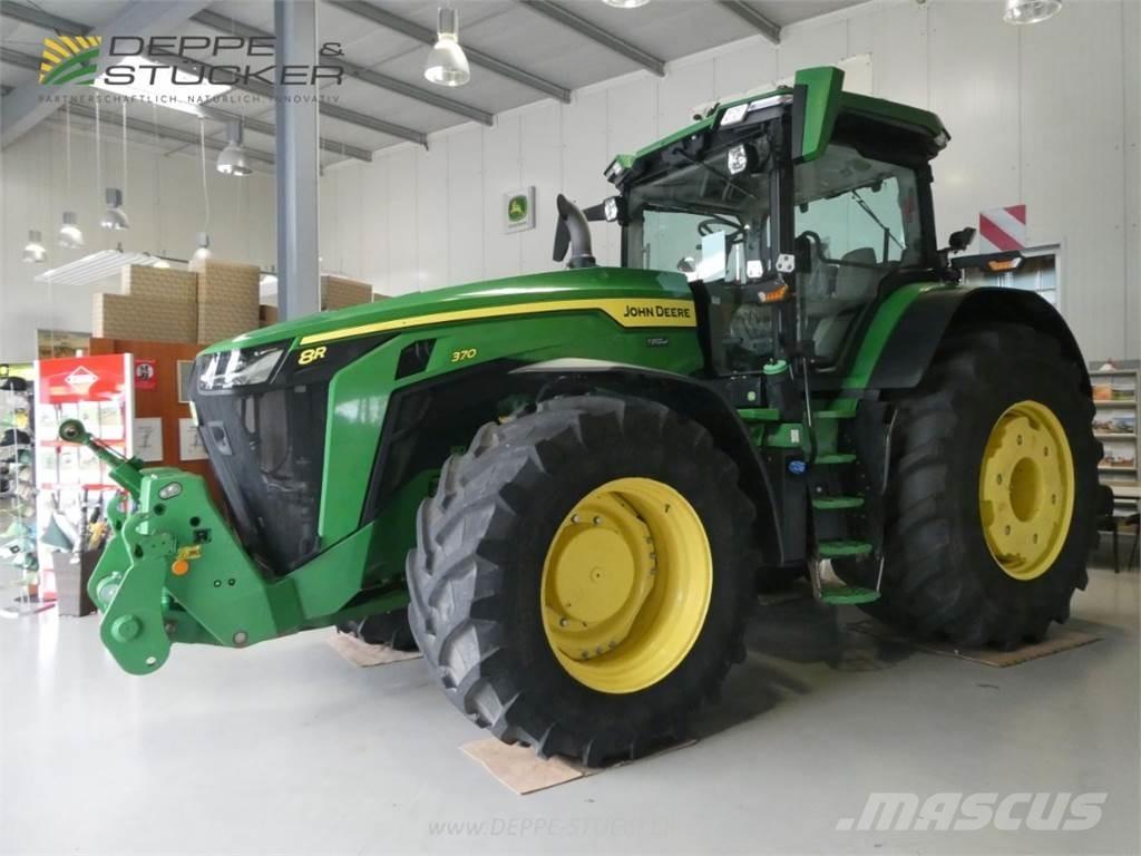 John Deere 8R 370 Traktory