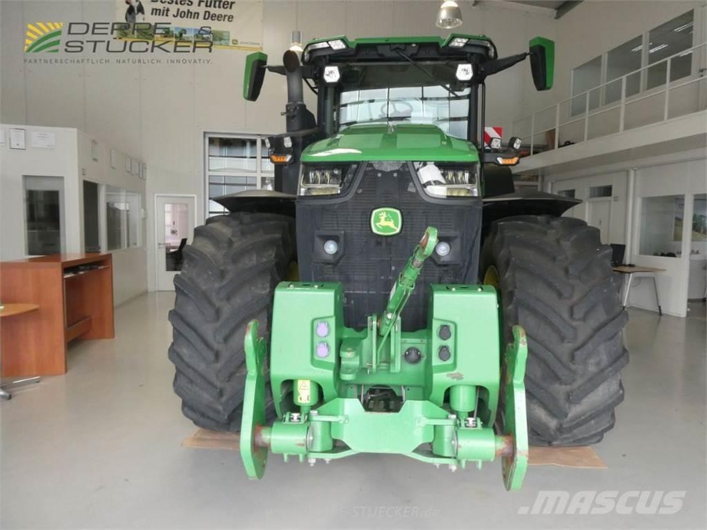 John Deere 8R 370 Traktory