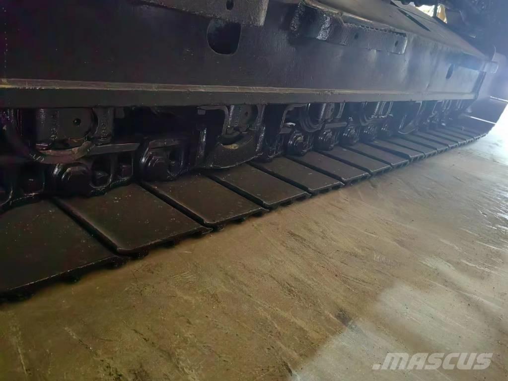 CAT 320 Pásová rýpadla