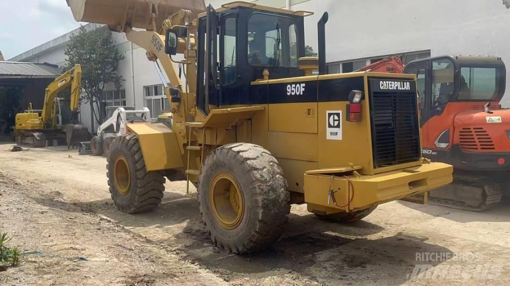 CAT 950 F Kolové nakladače