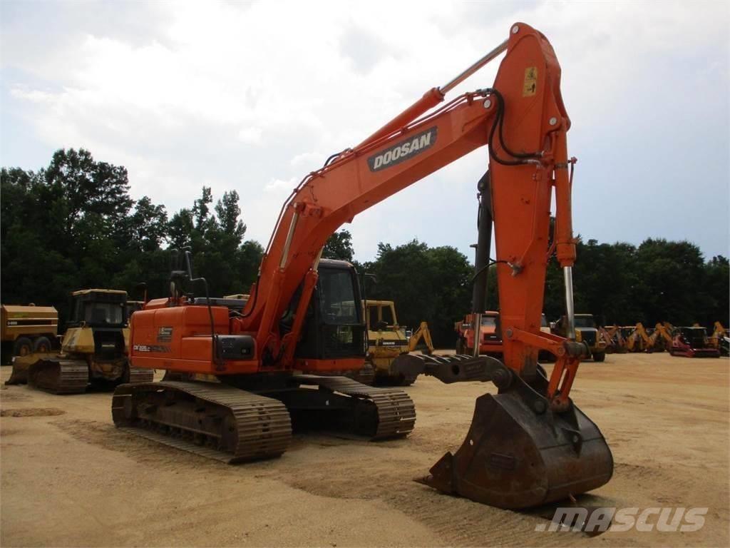 Doosan DX225 Pásová rýpadla