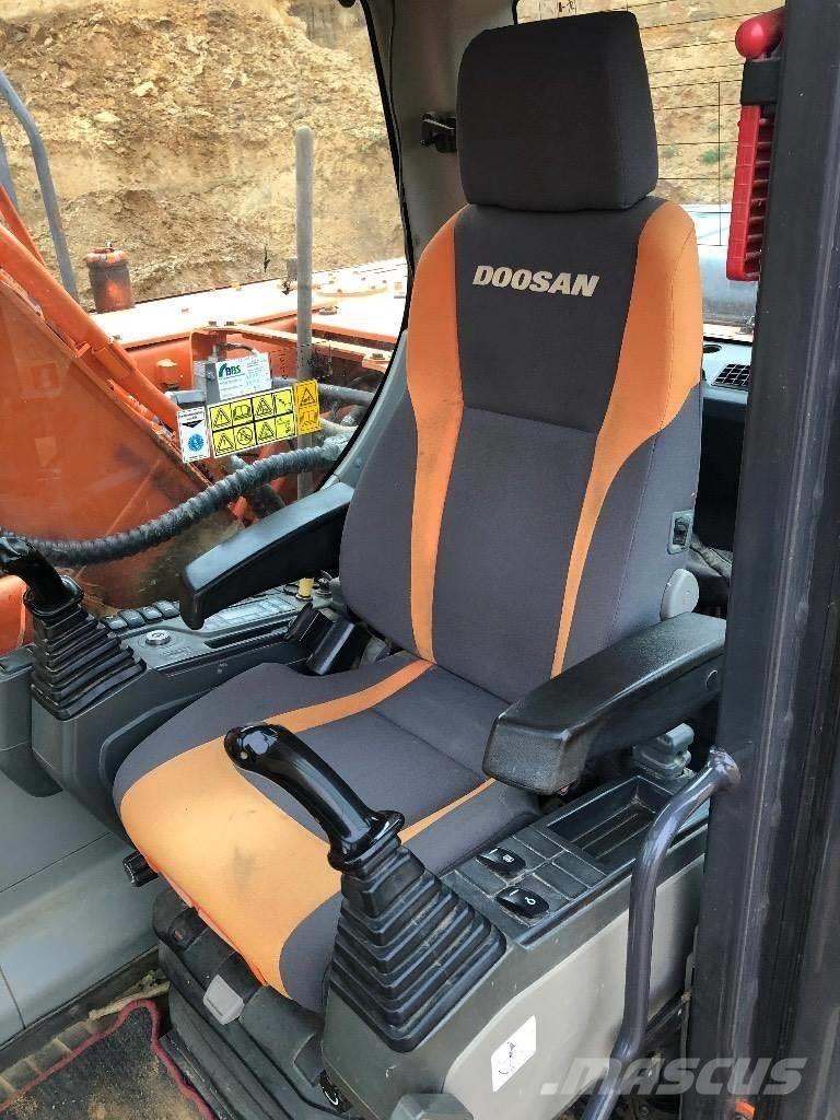 Doosan DX225 Pásová rýpadla