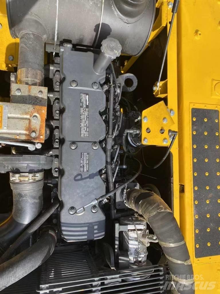 Komatsu 200-8 Pásová rýpadla