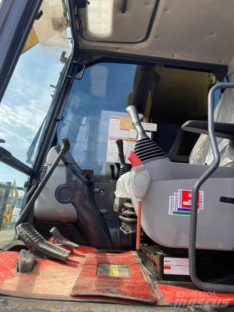 Komatsu 200-8 Pásová rýpadla