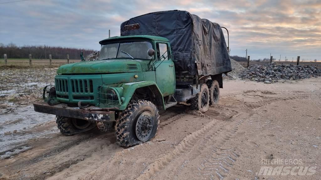 ZIL 157 K 6x6 Skříňová nástavba