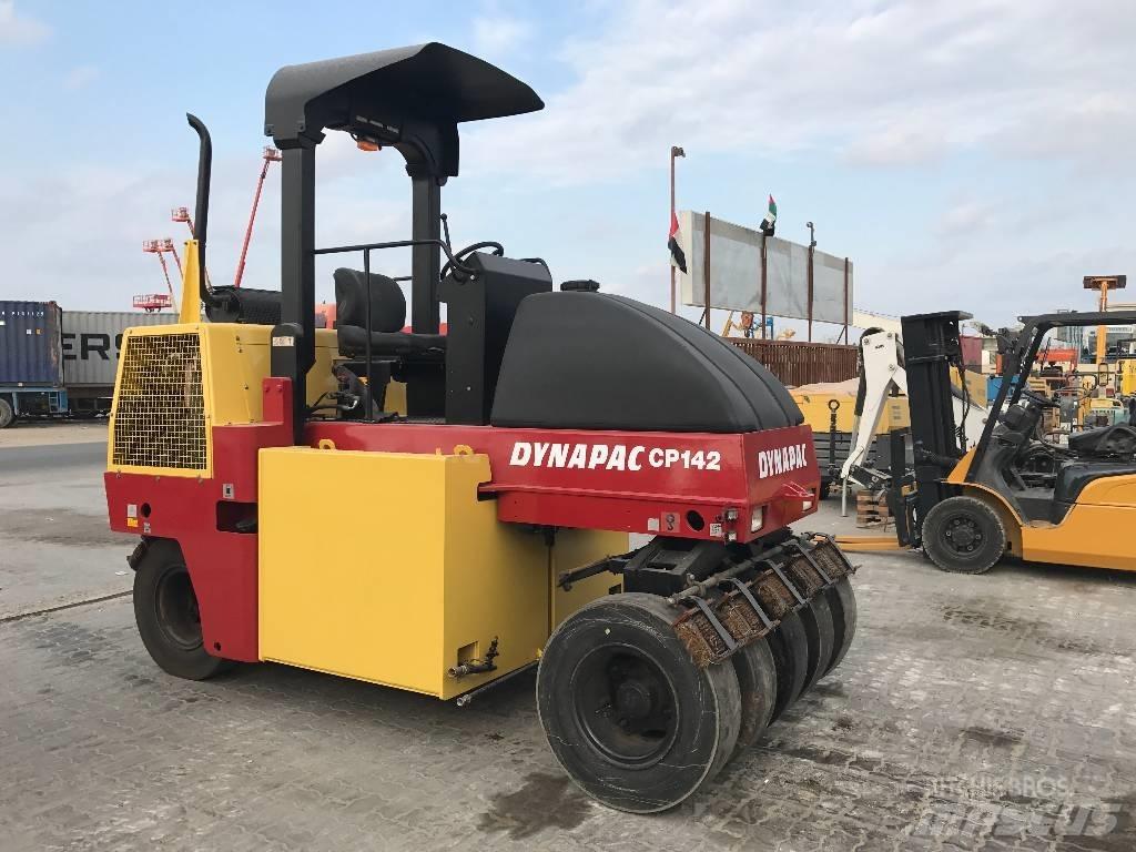 Dynapac CP 142 Pneumatikové válce